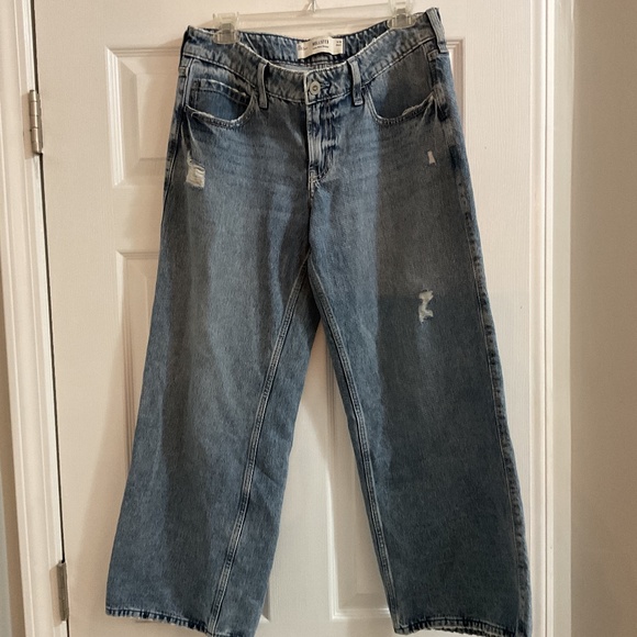Hollister Low-rise Baggy Distressed Wide-leg Jeans, Size 28 Short (6 Short) - Picture 1 of 9
